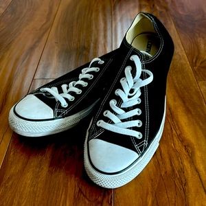Converse Chuck Taylor All Stars (Size 10)